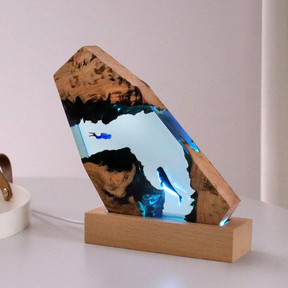 New Underwater Cave Whale Dive - Resin Art Wedding Gift 评论和价格